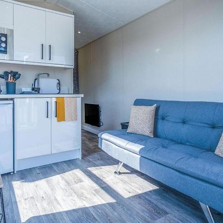 The Studio - 1 Bedroom Cabin - Amroth Luaran gambar