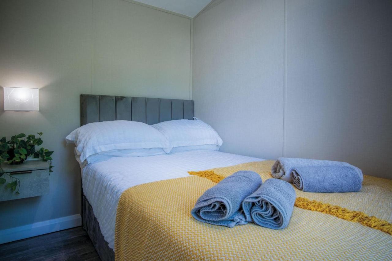 The Studio - 1 Bedroom Cabin - Amroth Luaran gambar