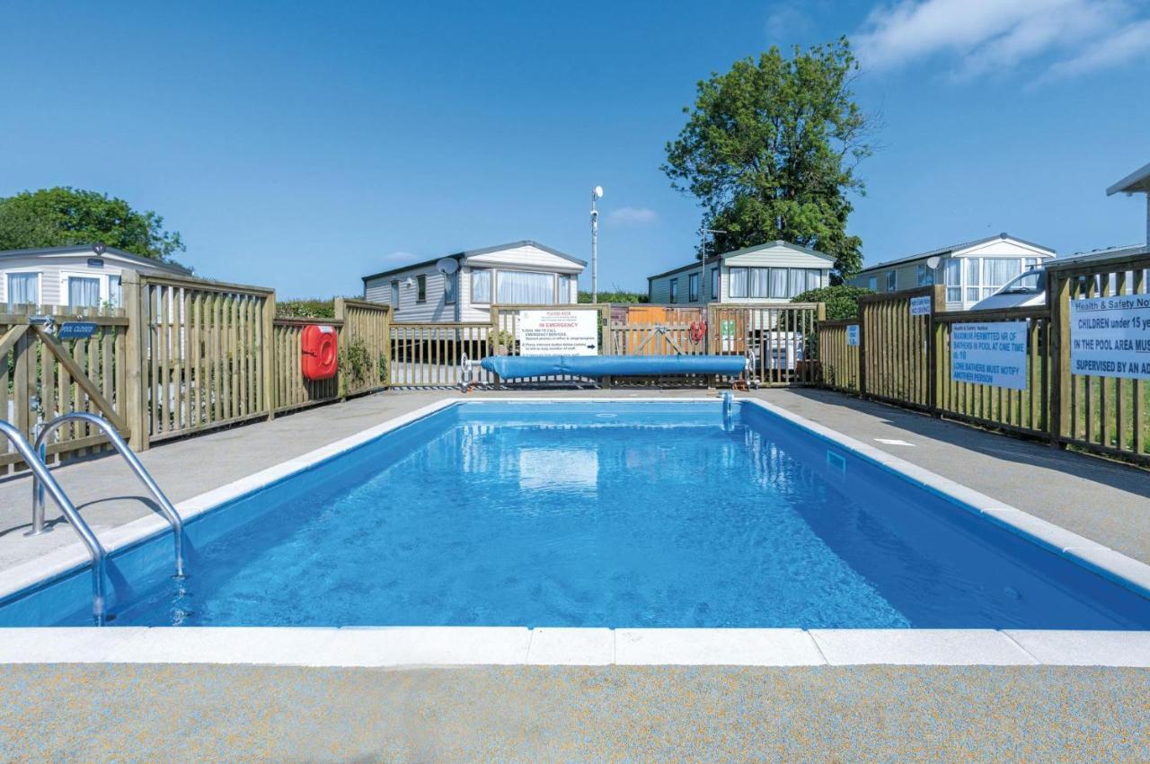 The Studio - 1 Bedroom Cabin - Amroth Luaran gambar