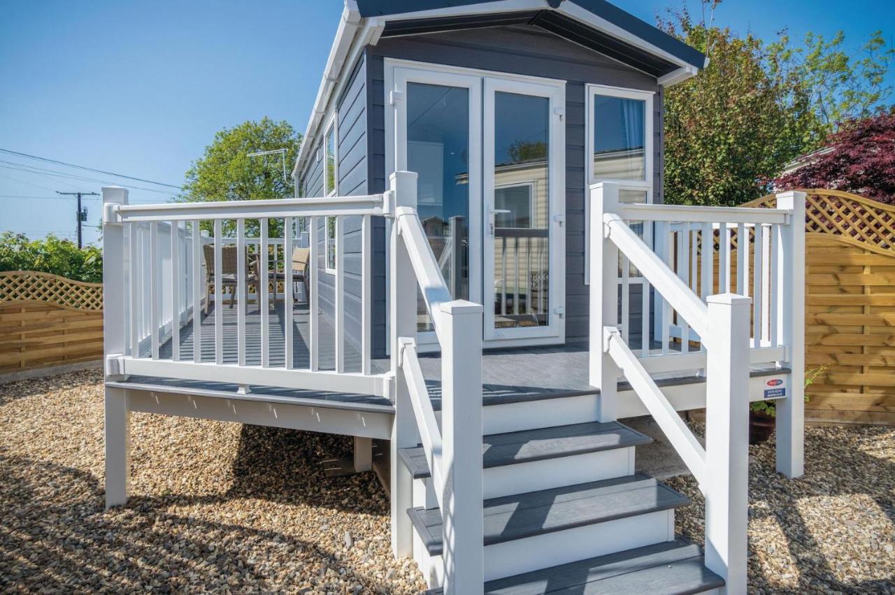 The Studio - 1 Bedroom Cabin - Amroth Luaran gambar