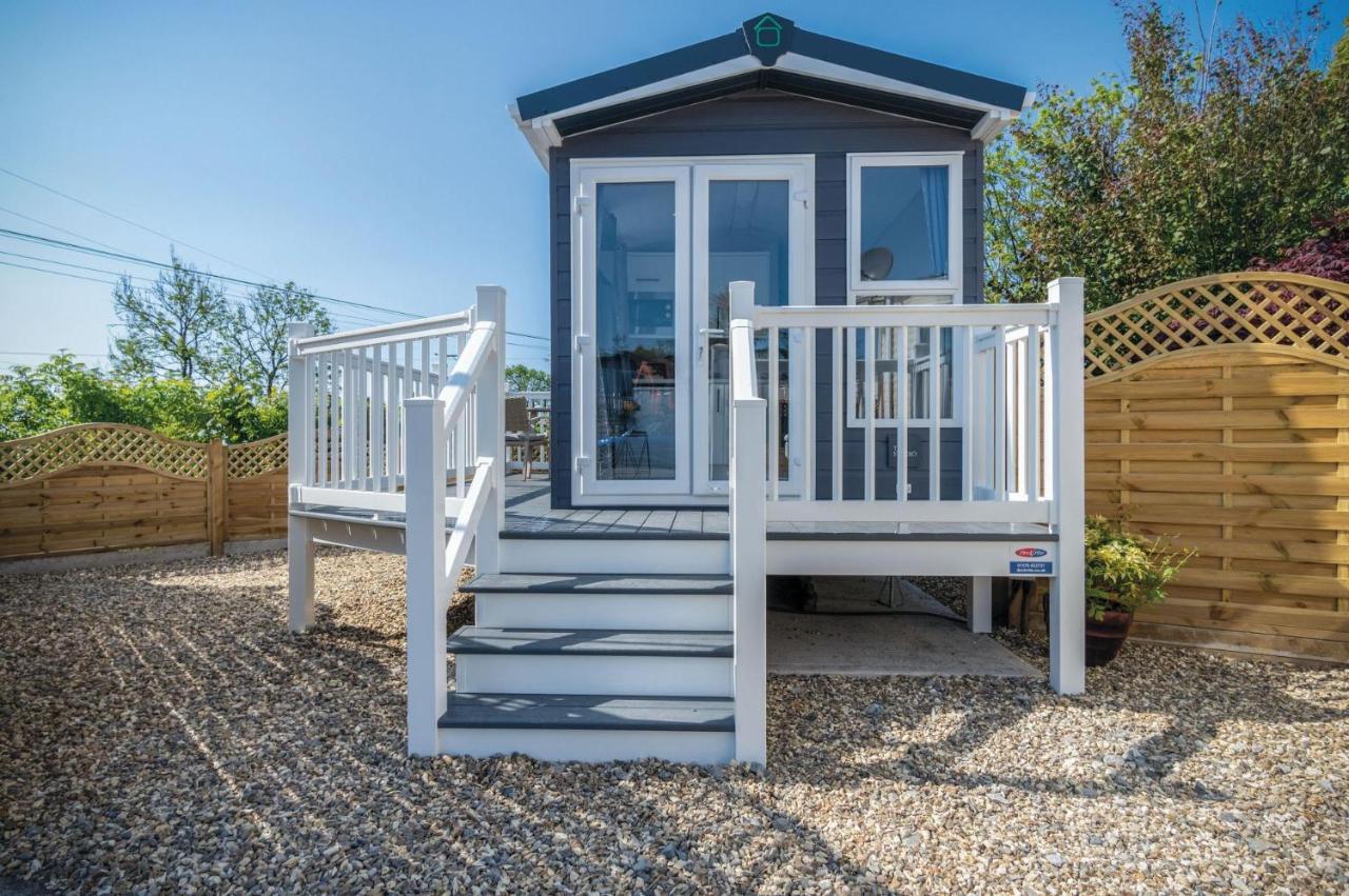 The Studio - 1 Bedroom Cabin - Amroth Luaran gambar